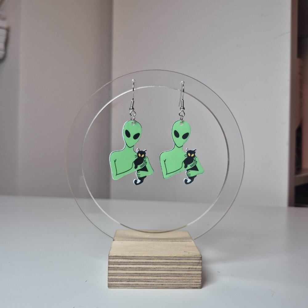 Alien and the Black Cat Earring Set - Picture 2 of 7